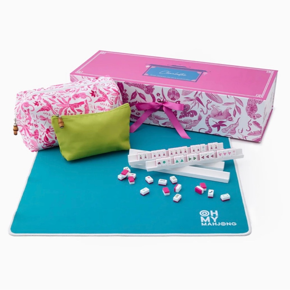 OMM TRAVEL Charleston Pink and White Mahjong Set